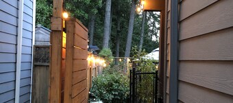 Bear Mountain 2 Bedroom Rainforest View Vacation Home 