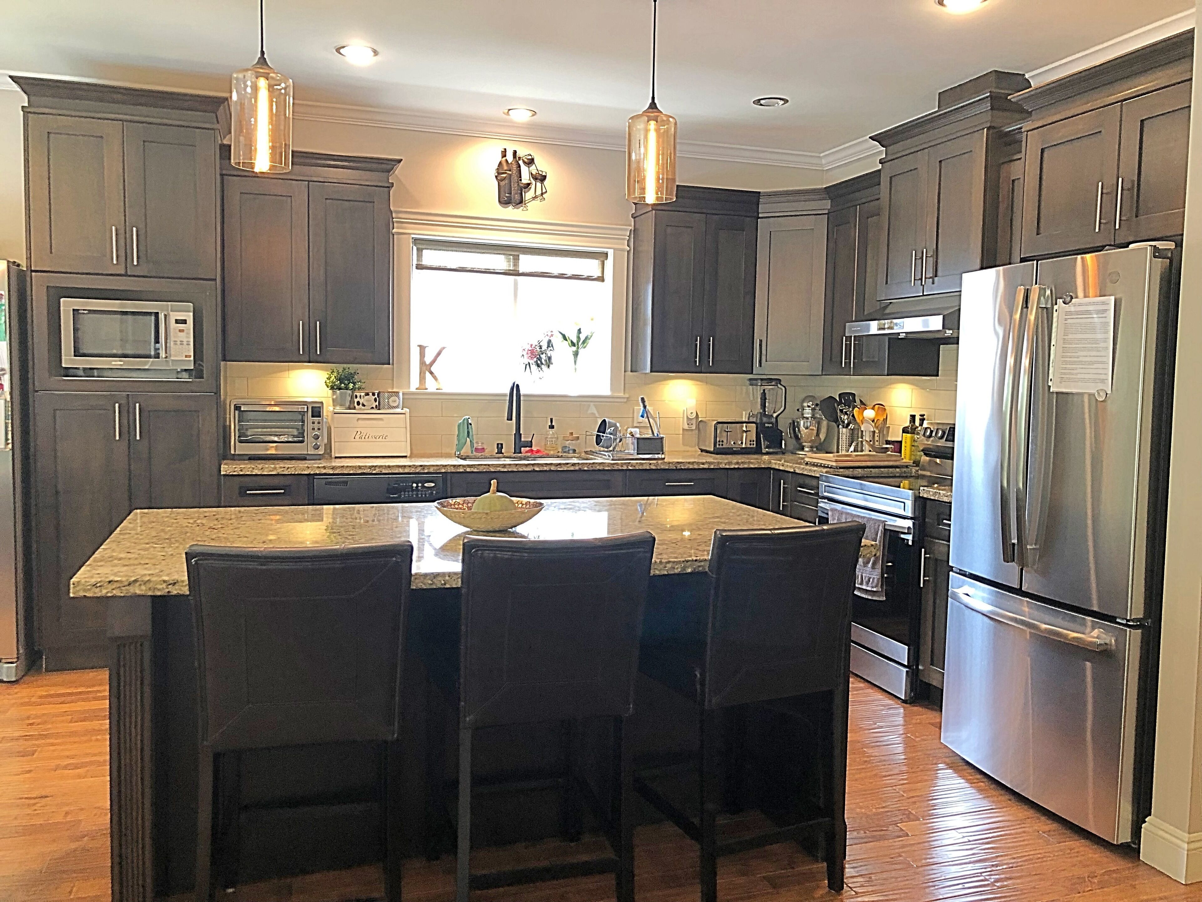 Frigorífic, microones, forn i placa de cuina 