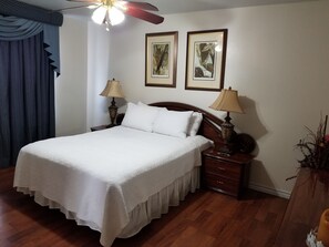 2 chambres, fer et planche à repasser, Wi-Fi gratuit, draps fournis
