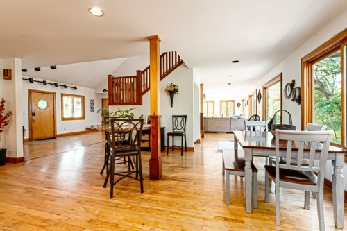 ^4BdrmsEACHw/PRIVATEBathrms^