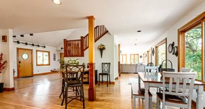 ^4BdrmsEACHw/PRIVATEBathrms^