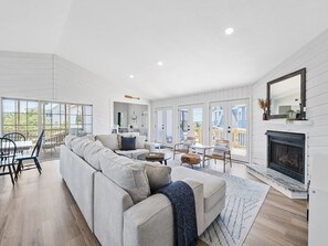 Smart TV, tenis de mesa, libros y estéreo 