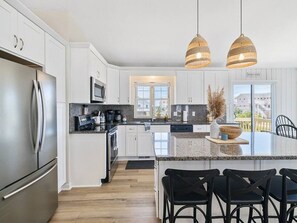 Fridge, microwave, oven, stovetop - Silver Strand, Pool, Dock w/ Kayaks, Sunset Views (Virginia Beach)