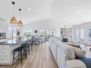 Smart TV, ping pong, books, stereo - Silver Strand, Pool, Dock w/ Kayaks, Sunset Views (Virginia Beach)