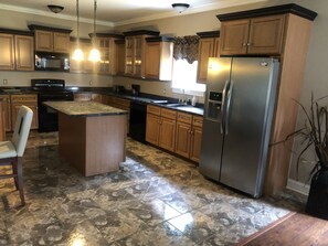 Private kitchen - Near beach, restaurants and casinos…3 br 2 bath FP,Gourmet kitchen… (Kiln)