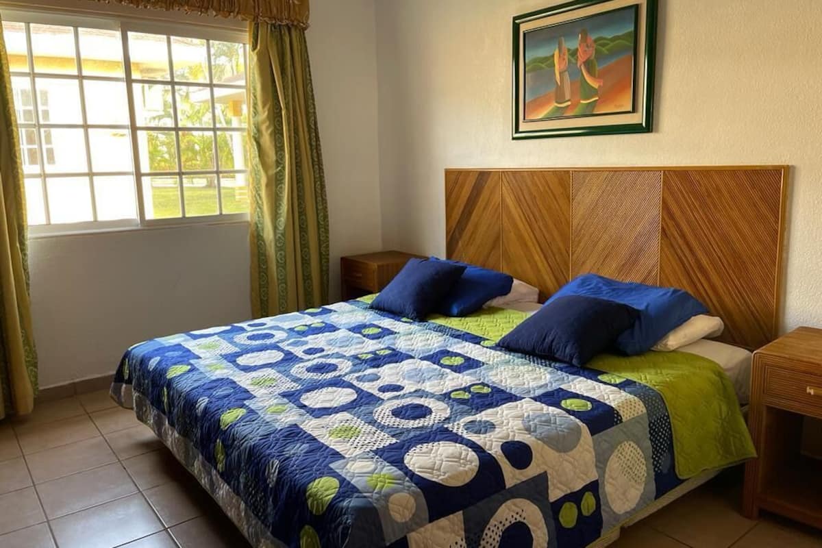 Classic Villa | WiFi (surcharge), bed sheets