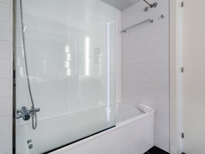 Apartment | 1 bedroom, Internet - UD Rambla Suites Pool 24 1BR (Barcelona)