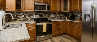 Remodeled 2BR Near Gulf Beaches Fast Wi-Fi