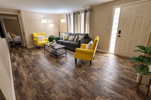 Smart TV, computer monitors