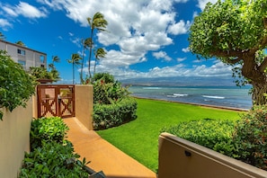 Property grounds - Ma'alaea studio just a few steps from the ocean, beach, and harbor. (Wailuku)
