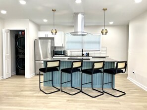 Fridge, microwave, oven, stovetop - New Modern Ranch Home in Quiet Neighborhood of ATL (Atlanta)