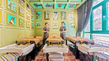 Hot stone massages, Thai massages, massages