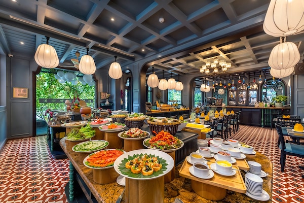 Desayuno bufé gratuito (entre semana)