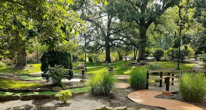 REST IN THE FOREST RECENTLY REMODELED VILLA WALKING DISTANCE FROM STARVED ROCK