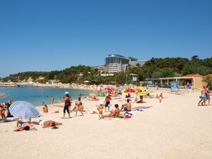 Beach - Modern 90 m2 apt with balcony w the sea view (Split)