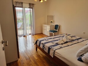 3 多间卧室、熨斗/熨衣板、WiFi、床单