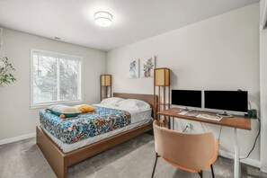 3 slaapkamers, een bureau, een strijkplank/strijkijzer, gratis wifi