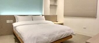 Private house for rent in the center of Tainan City (can accommodate 1 ~ 6 people)