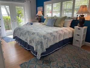 5 bedrooms, desk, iron/ironing board, travel cot