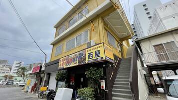施設の正面