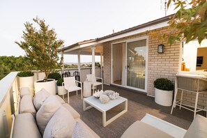 Terrace/patio - Stunning 3b penthouse (Neutral Bay)