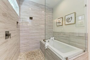 Bathtub, hair dryer, towels - Park n Chill: North End, Steps to Beach, West of Gulf, Pool by Anna Maria Life Vacation Rentals (Anna Maria)