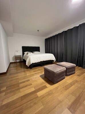 2 chambres, bureau, fer et planche à repasser, Wi-Fi gratuit