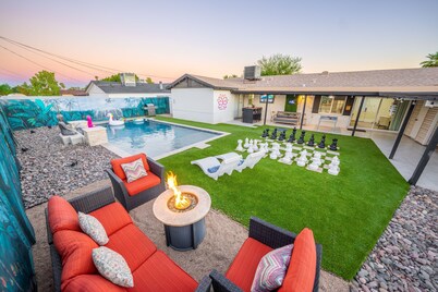 Zen home with heated swimming pool+ Billiards table+ arcade games