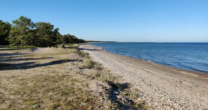 Delightful campsite with free parking, BBQ and sea