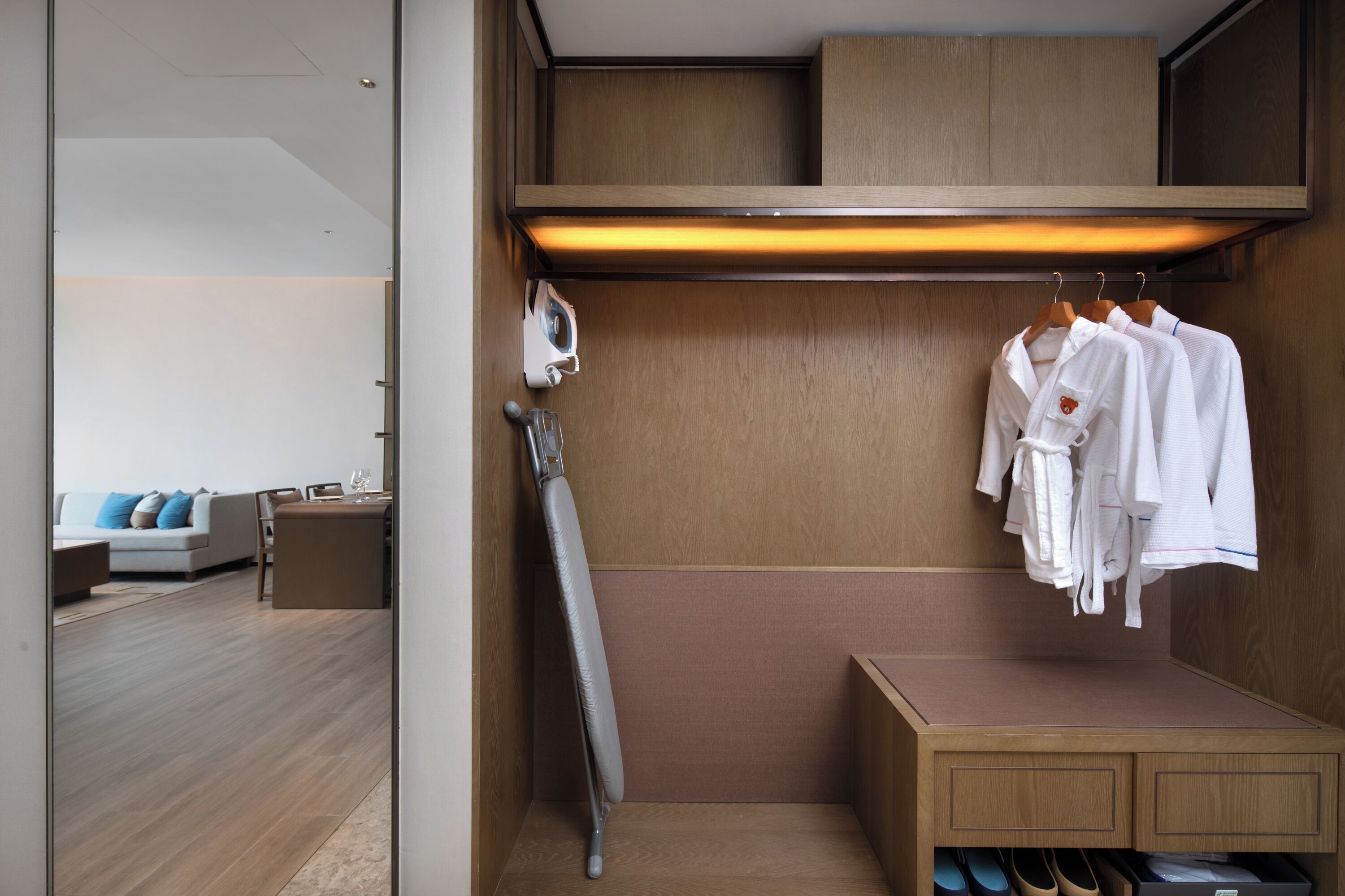 suite, 2 bedrooms (dining area) | 1 bedroom, in-room safe, desk, blackout curtains