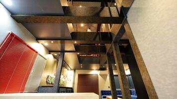 House | In-room dining