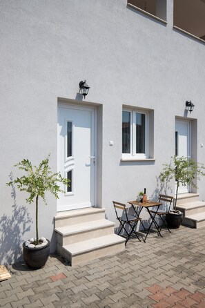 Apartment (Standard One-Bedroom Apt) | Außenbereich