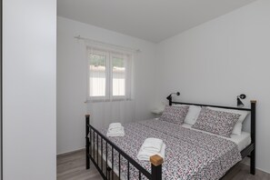 Apartment (Premium One-Bedroom Apt) | 7 bedrooms, free WiFi - Apartments Siblings - New (Dubrovnik)