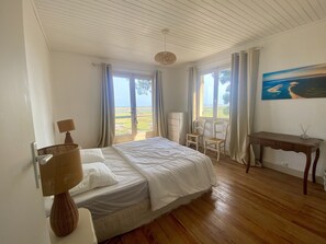 4 室のベッドルーム、アイロン / アイロン台、旅行用ベビーベッド、WiFi (無料)