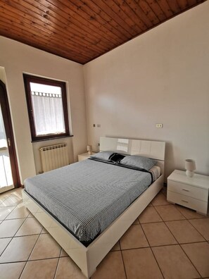 2 bedrooms, iron/ironing board