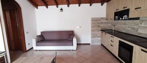 TV, caminetto
