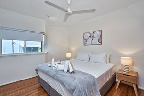 3 chambres, fer et planche à repasser, Wi-Fi gratuit, draps fournis