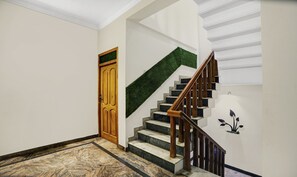 Staircase - Itsy Hotels Anurag Inn (Mysore)