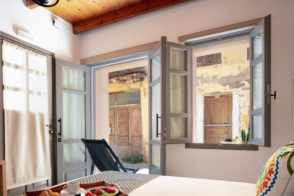 1 bedroom, in-room safe, desk, iron/ironing board