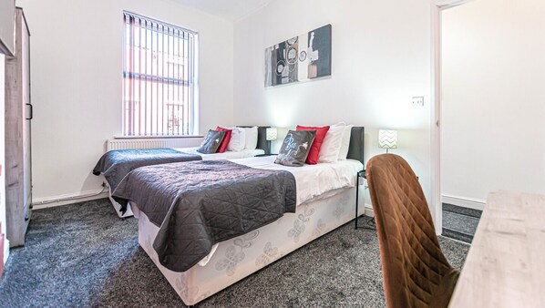3 bedrooms, desk, iron/ironing board, WiFi
