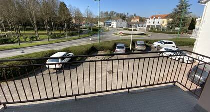 Studio Avec Grand Balcon Proche des Thermes