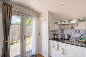 Fridge, microwave, stovetop, electric kettle