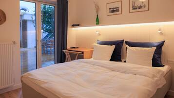 Kahyt med terrasse | In-room safe, soundproofing, free WiFi, bed sheets