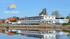 Front of property - Hørby Færgekro (Holbaek)