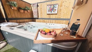 Romantic Studio Suite | Premium bedding, in-room safe, laptop workspace, blackout drapes - Gateway Suites (Rethymno)