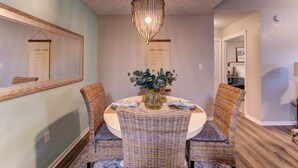 Dining - Colony Club N4 by Gold Star Vacation Rentals (Gulf Shores)