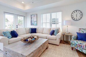 House, 3 Bedrooms | Living room