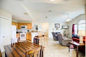 Interior - Colony Club U7 by Gold Star Vacation Rentals (Gulf Shores)