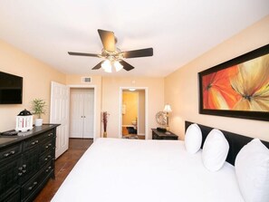 Condo, 3 Bedrooms | Bathroom | Towels - Colony Club E2 by Gold Star Vacation Rentals (Gulf Shores)