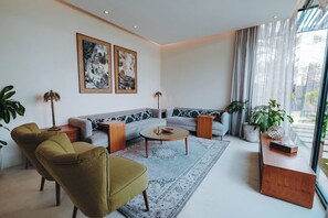 85-inch LCD TV with cable channels, TV - Aseel Resort  (Riyadh)